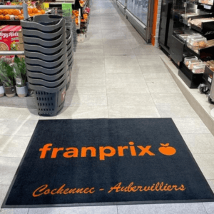 Tapis logo en fibre recyclée