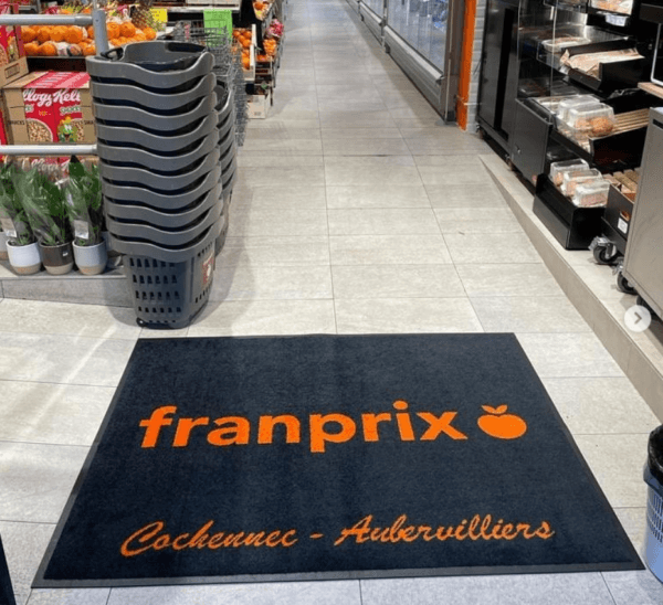 Tapis logo en fibre recyclée