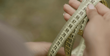 Comment calculer la longueur d’un tapis ? Mesurer avec précision pour un résultat optimal.